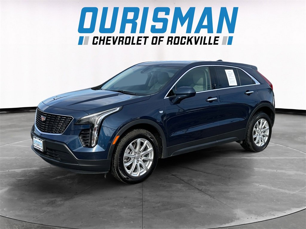 Used 2019 Cadillac XT4 Luxury w/ Cold Weather Package image 2