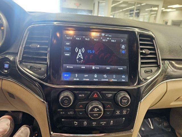 Used 2019 Jeep Grand Cherokee Limited AWD/4WD image 18