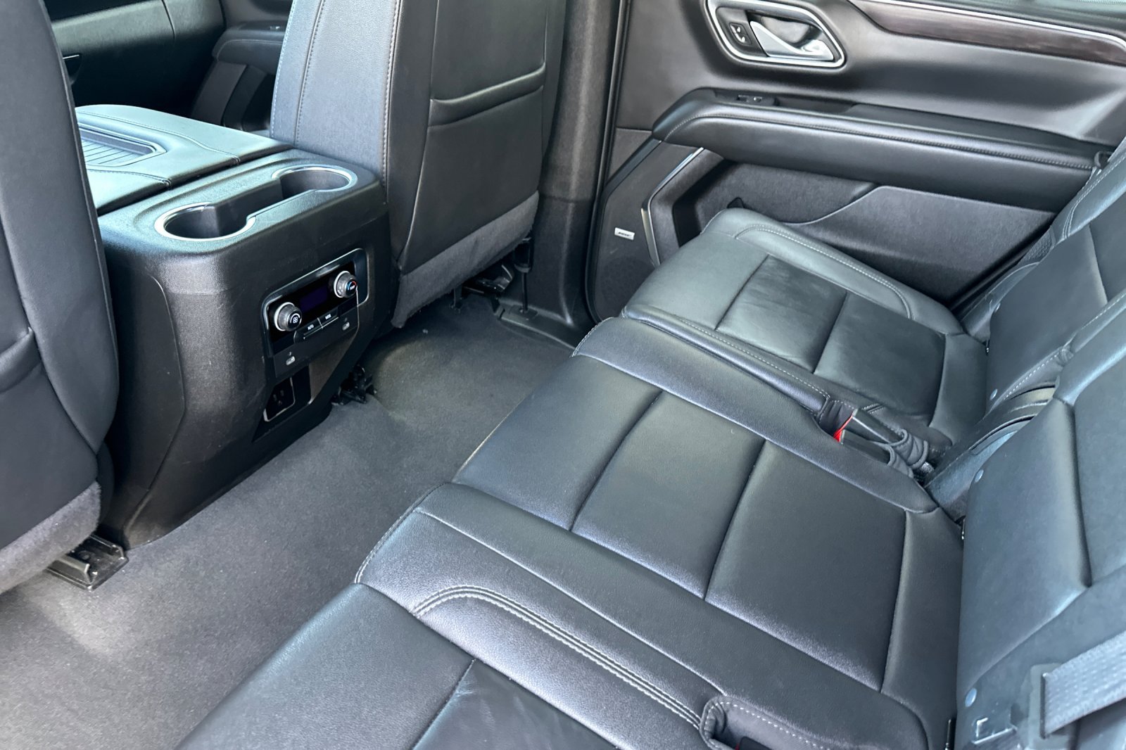 Used 2024 Chevrolet Tahoe LT AWD/4WD image 13