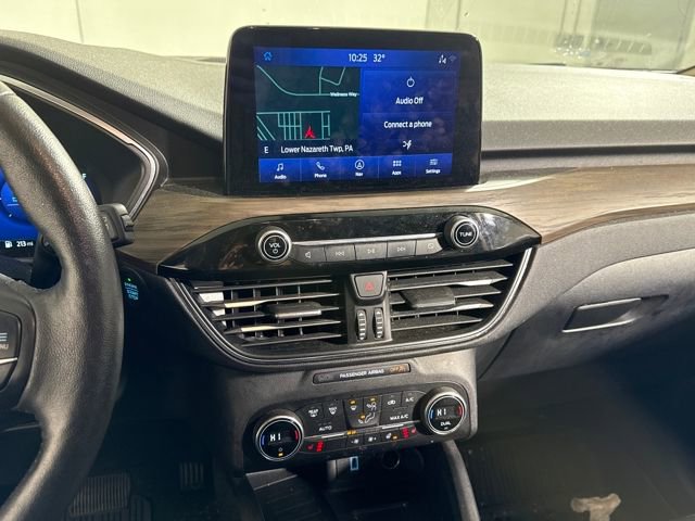 Used 2020 Ford Escape Titanium image 23