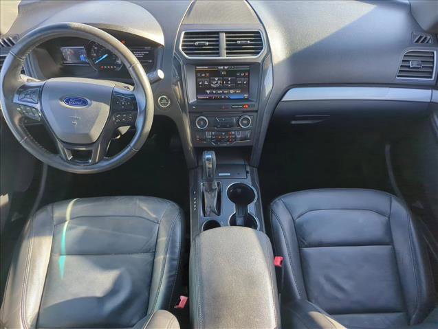 Used 2016 Ford Explorer XLT w/ Equipment Group 202A image 17