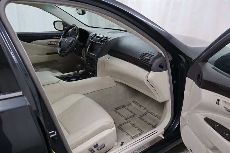 Used 2008 Lexus LS 460 RWD image 22
