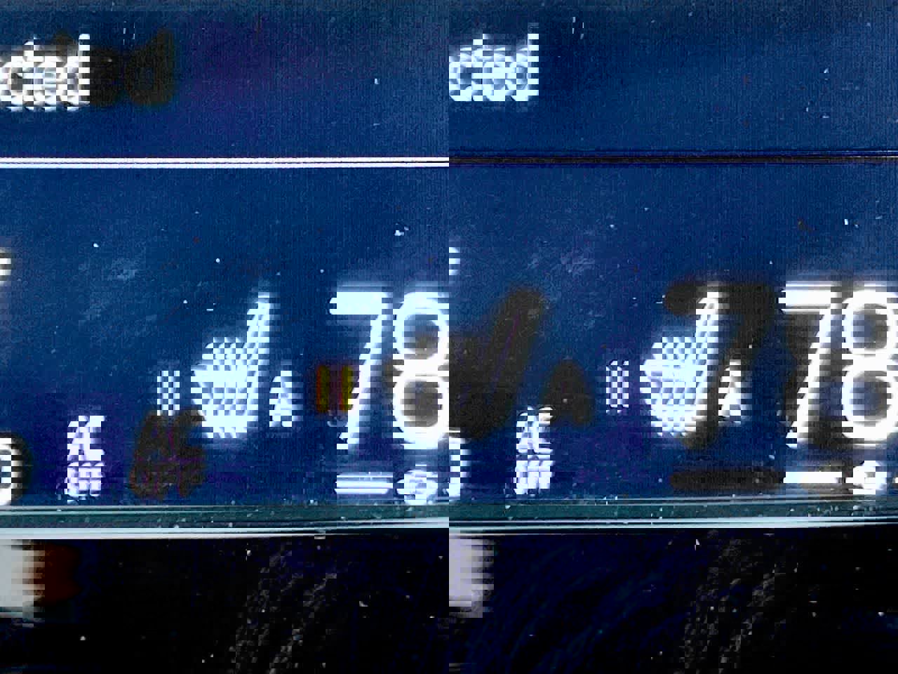 Used 2017 Volvo XC90 T6 Momentum w/ Vision Package image 25