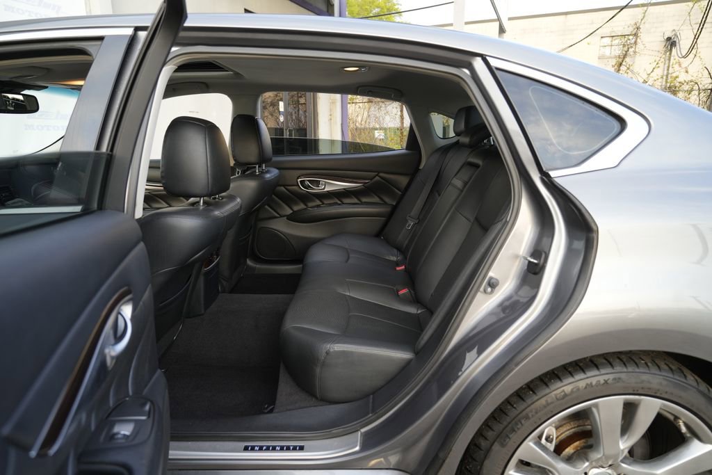 Used 2015 INFINITI Q70 L 3.7 RWD image 25