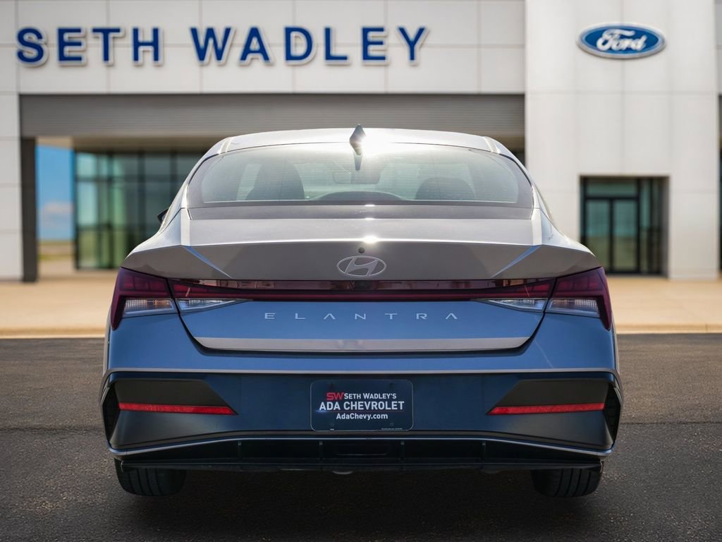 Used 2025 Hyundai Elantra SEL FWD image 33