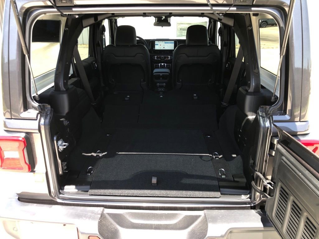 New 2025 Jeep Wrangler Sahara w/ Safety Group image 38