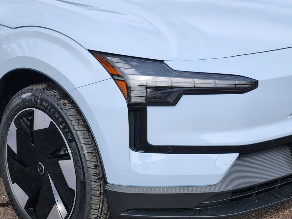New 2026 Volvo EX30 Plus w/ Climate Package image 28