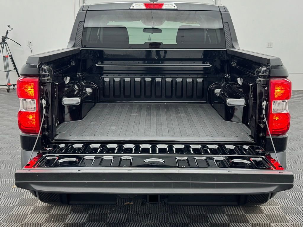 Used 2025 Ford Maverick XLT w/ XLT Luxury Package image 9