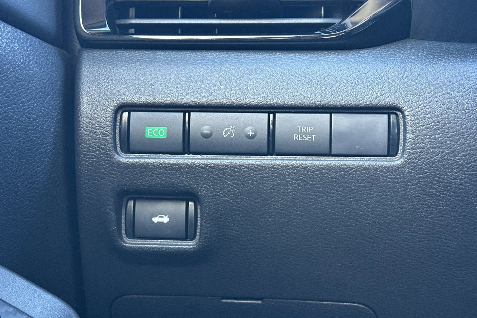 Certified 2025 Nissan Sentra SV w/ All-Weather Package image 30