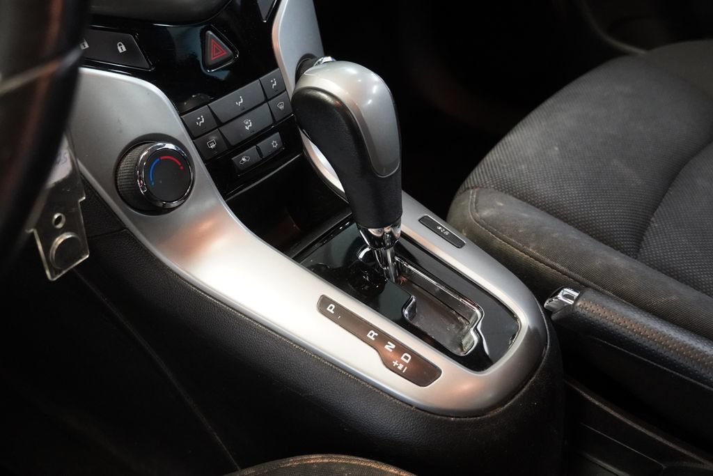Used 2014 Chevrolet Cruze LT FWD image 21