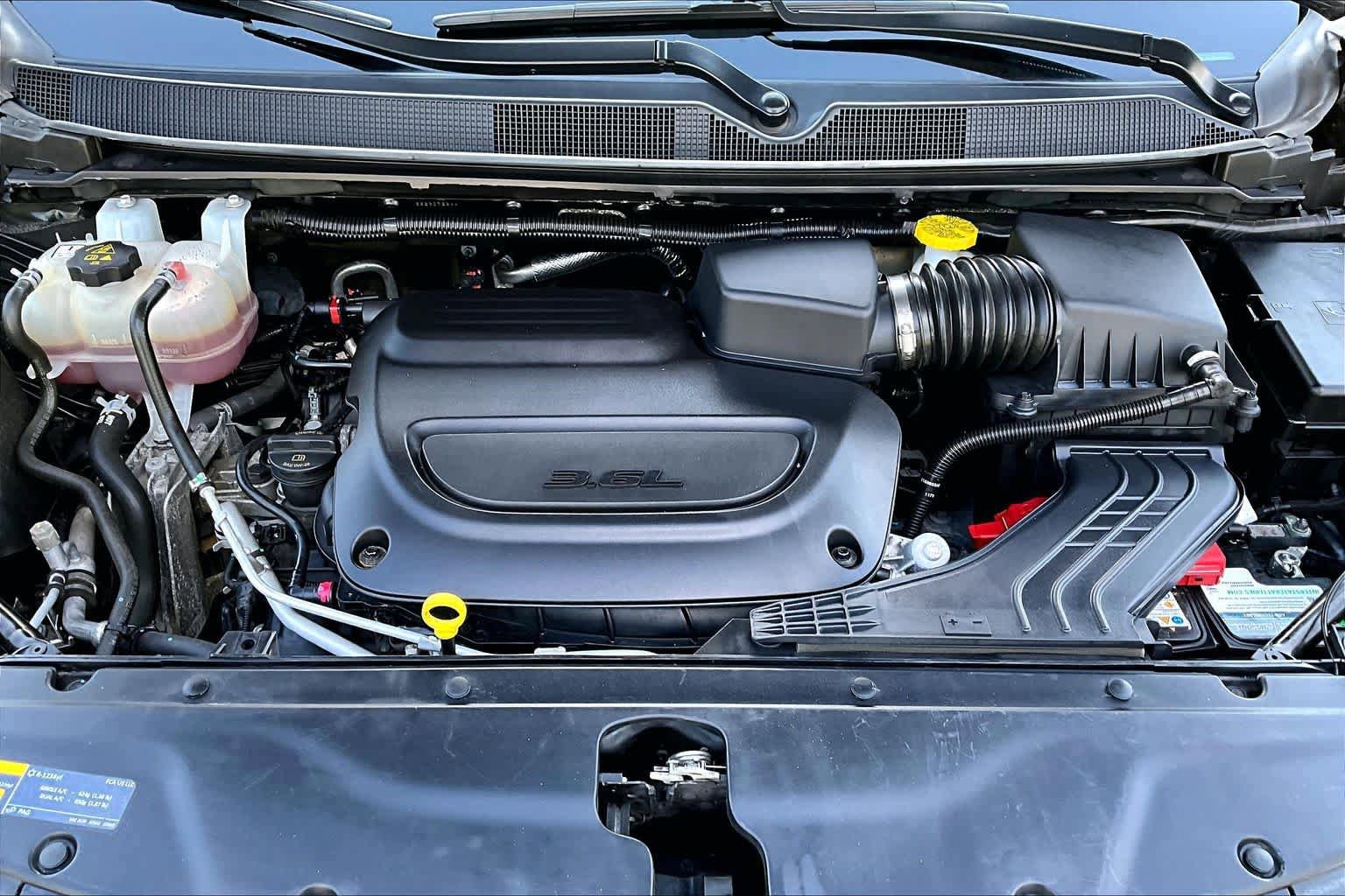 Used 2023 Chrysler Pacifica Touring-L FWD image 30