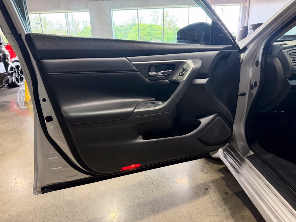 Used 2014 Nissan Altima 2.5 SL w/ Technology Package FWD image 14