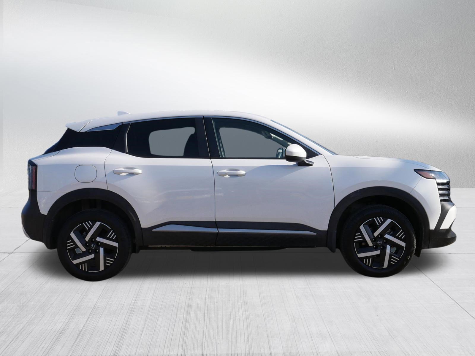 Certified 2025 Nissan Kicks SV image 8
