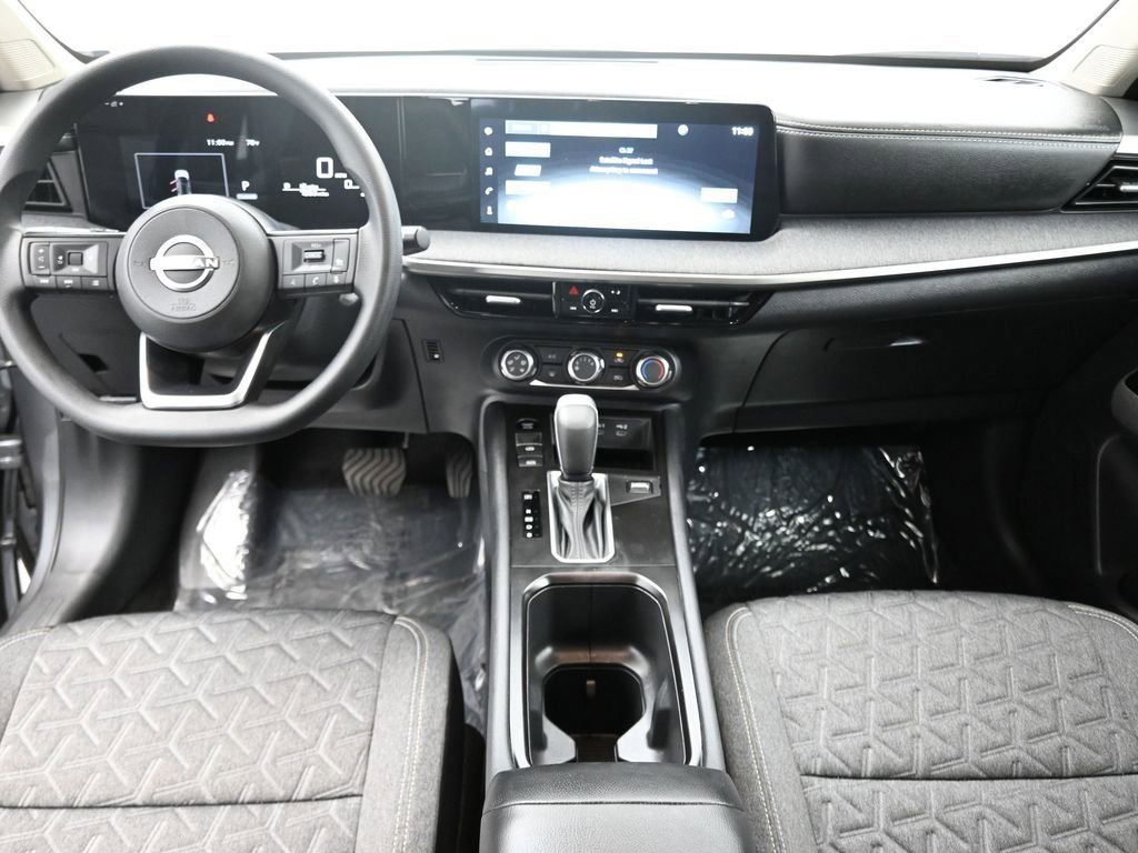 Used 2025 Nissan Kicks SV image 21