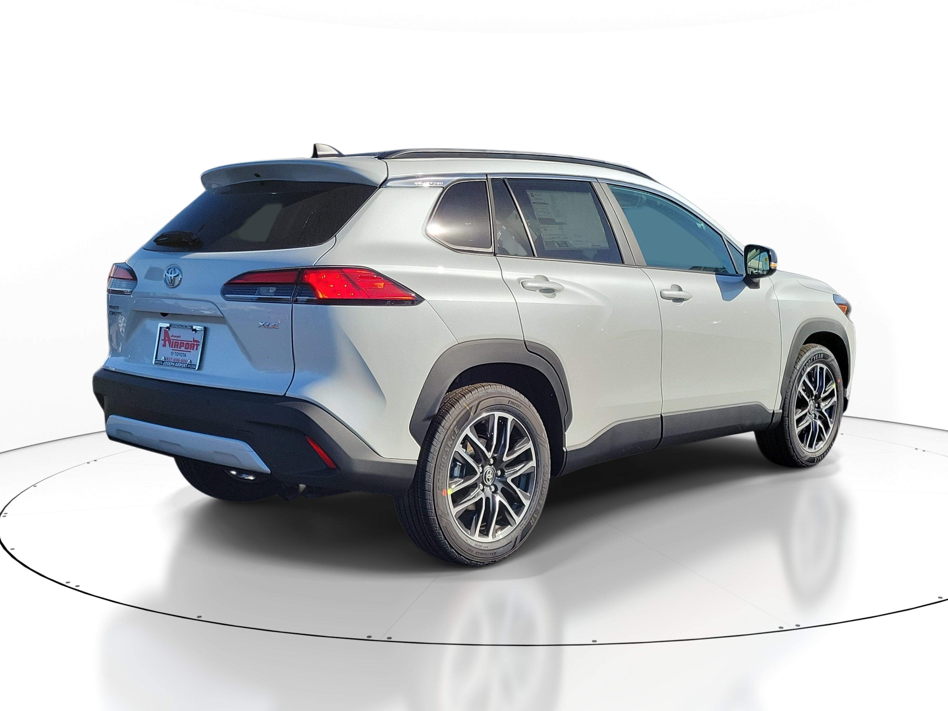 New 2026 Toyota Corolla Cross XLE w/ Convenience Package FWD image 4
