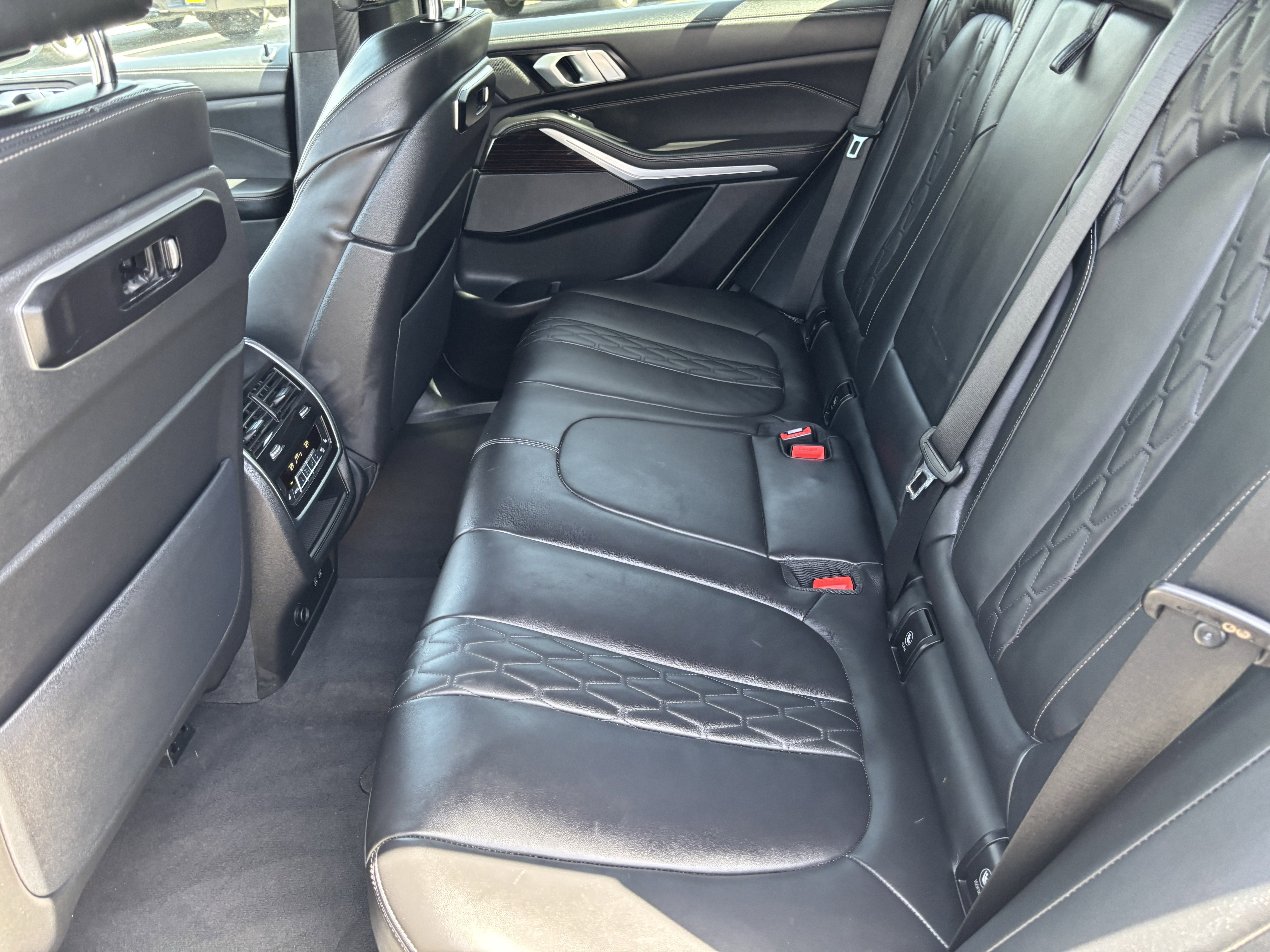 Used 2025 BMW X5 xDrive50e AWD/4WD image 15