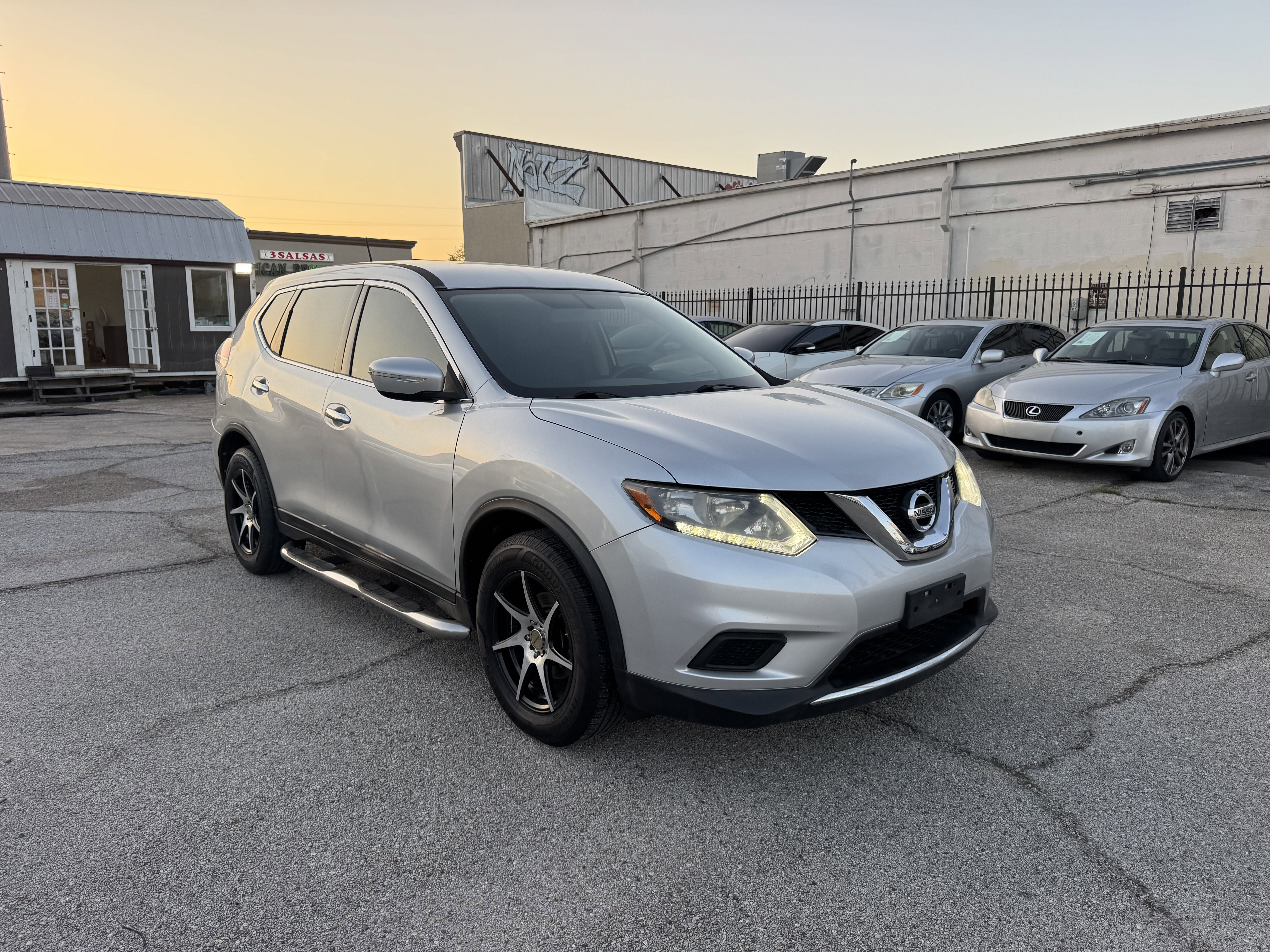 Used 2015 Nissan Rogue S image 3