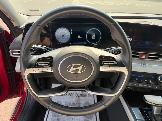 Used 2025 Hyundai Elantra Limited FWD image 11