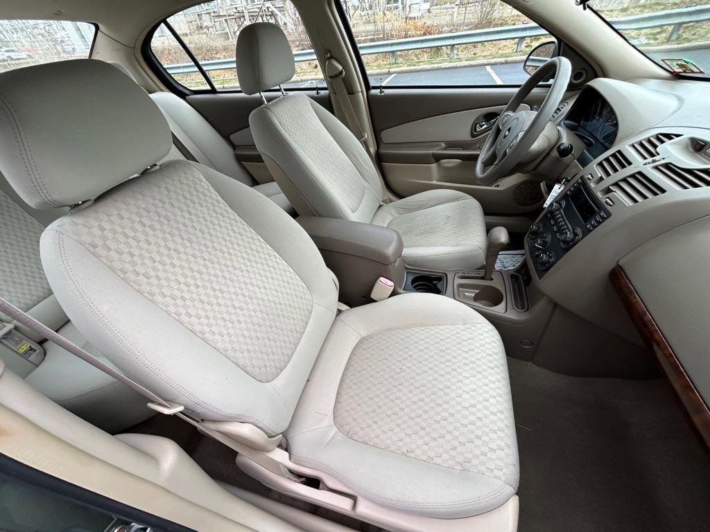 Used 2005 Chevrolet Malibu w/ Preferred Equipment Group image 38