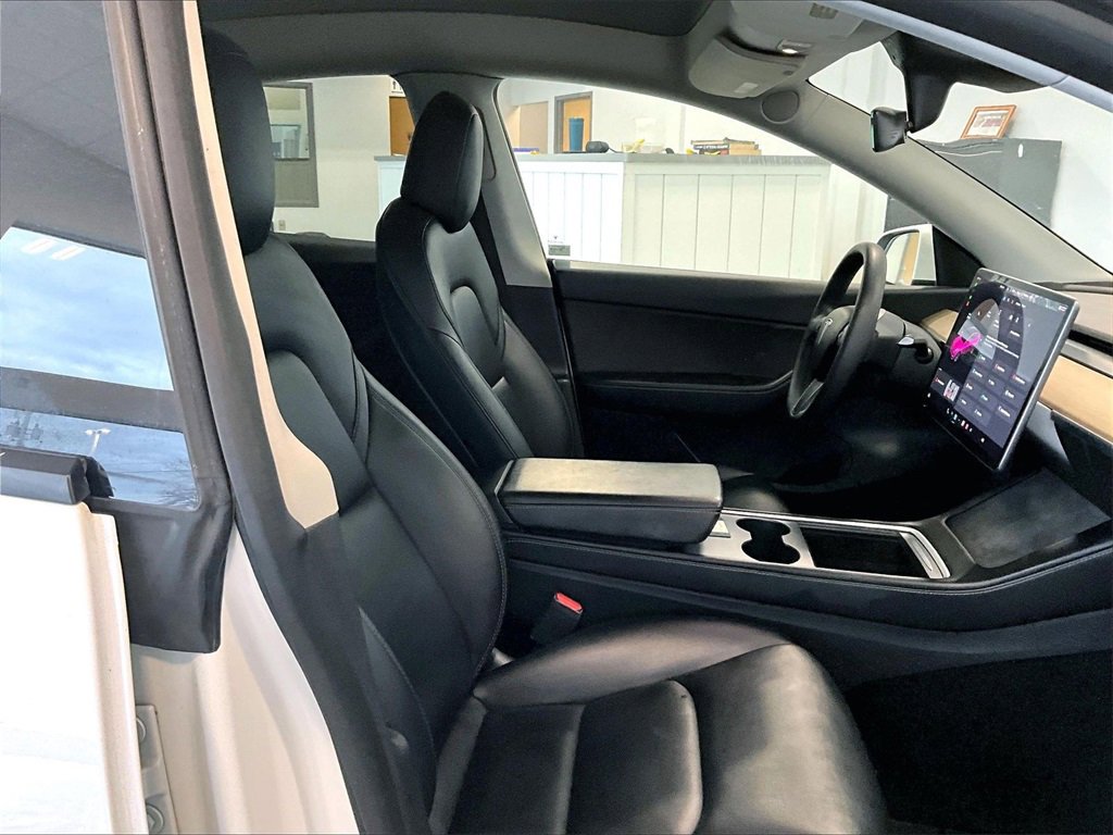Used 2022 Tesla Model Y Performance image 11
