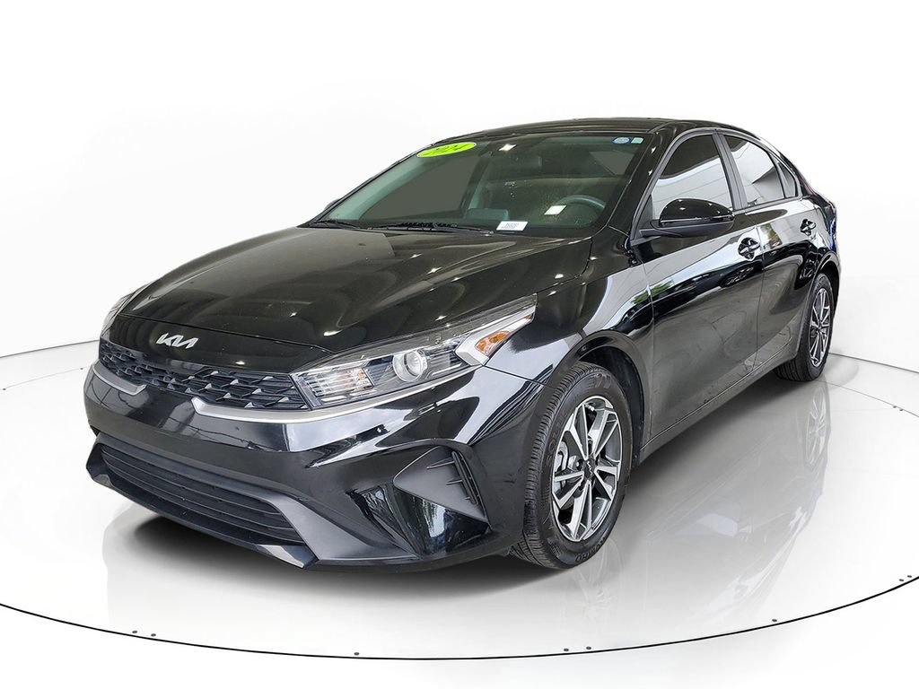 Certified 2024 Kia Forte LXS FWD image 3