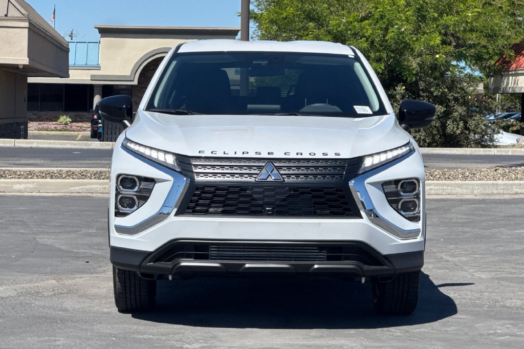 New 2026 Mitsubishi Eclipse Cross LE AWD/4WD image 12