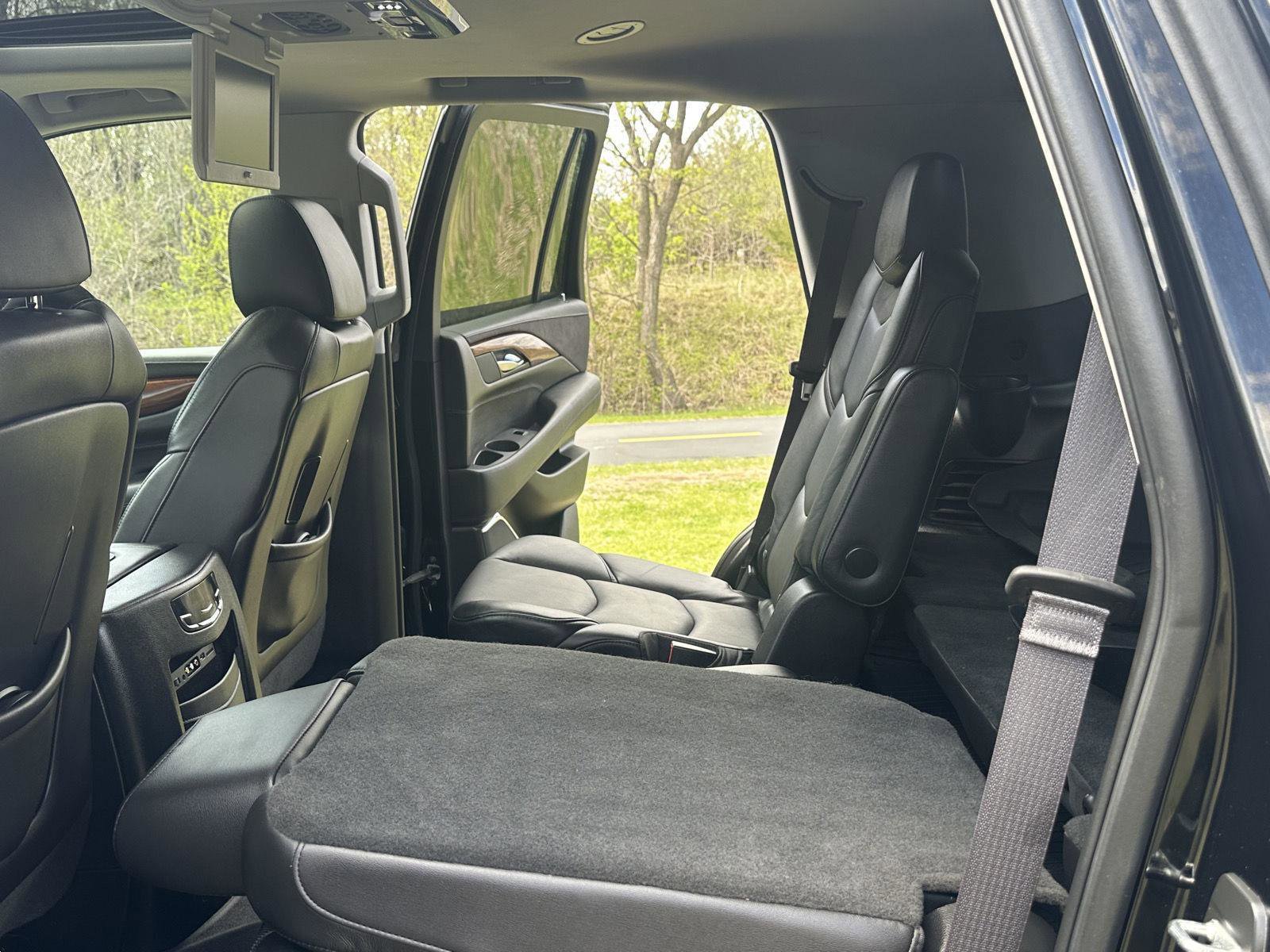Used 2016 Cadillac Escalade Premium AWD/4WD image 5