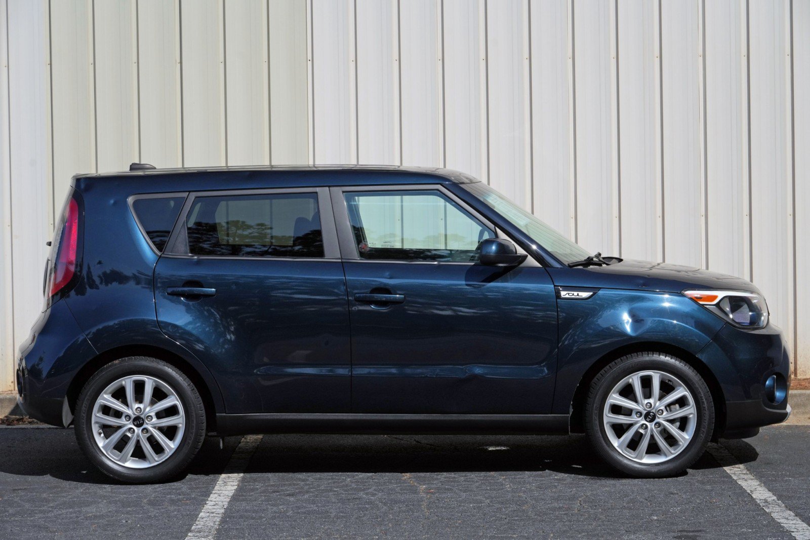 Used 2019 Kia Soul + FWD image 44