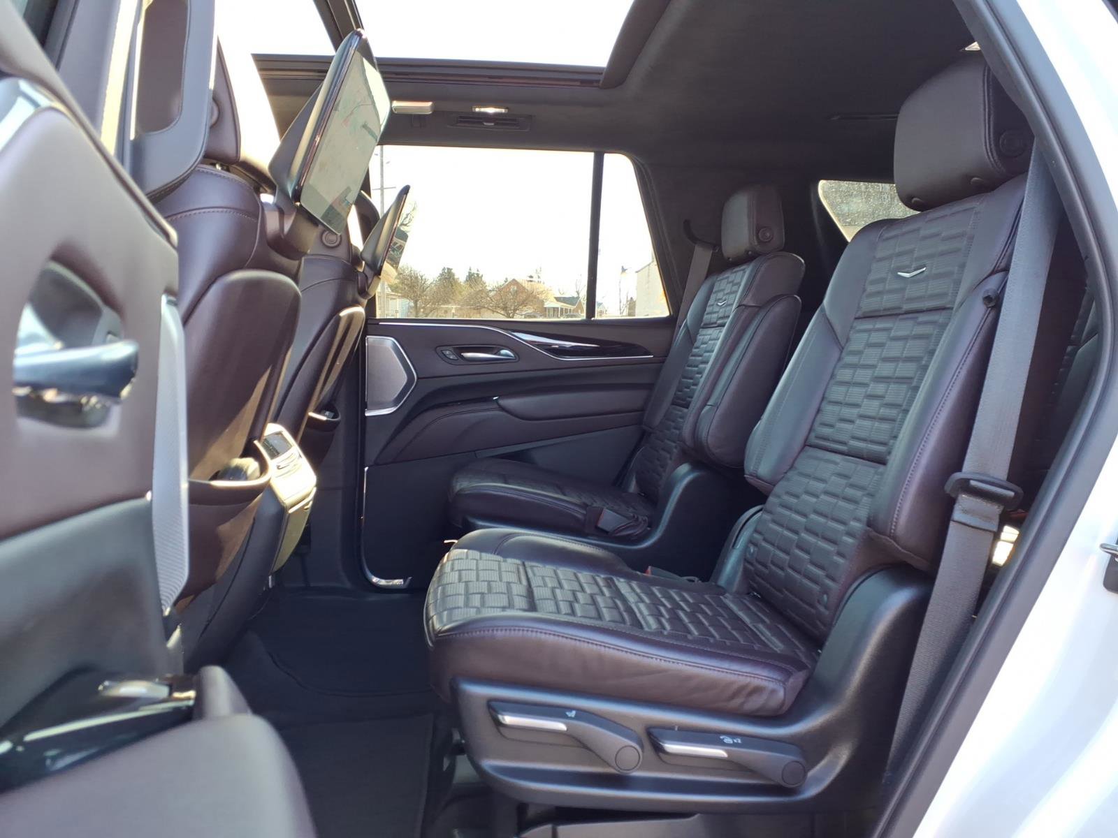 Used 2022 Cadillac Escalade Sport Platinum AWD/4WD image 13