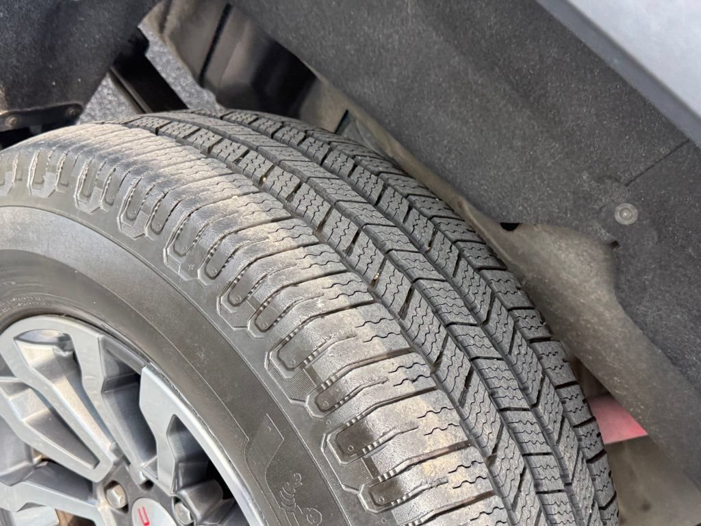 Used 2022 GMC Sierra 1500 AT4 w/ AT4 Premium Package AWD/4WD image 43