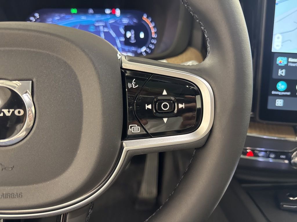 Used 2026 Volvo XC60 B5 Plus w/ Climate Package AWD/4WD image 10