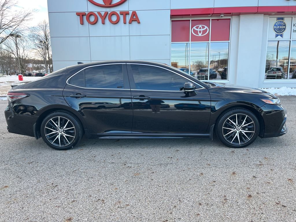 Certified 2023 Toyota Camry SE image 6