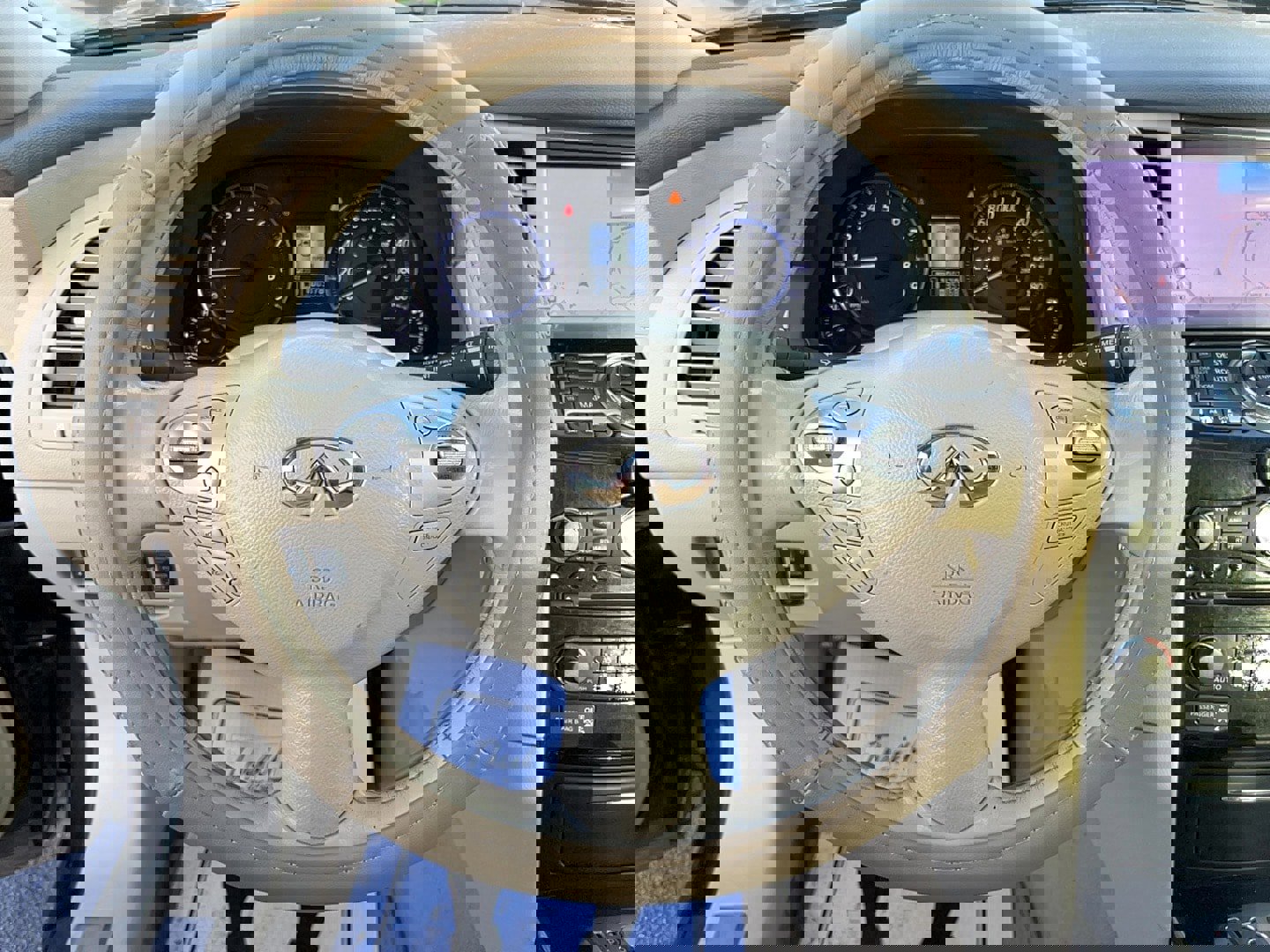 Used 2013 INFINITI FX37 AWD w/ Premium Pkg image 16