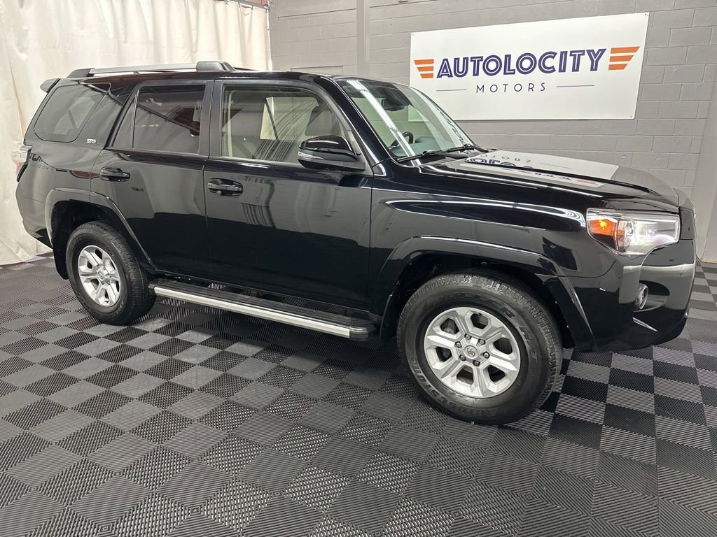 Used 2022 Toyota 4Runner SR5 Premium w/ Moonroof Package AWD/4WD image 3