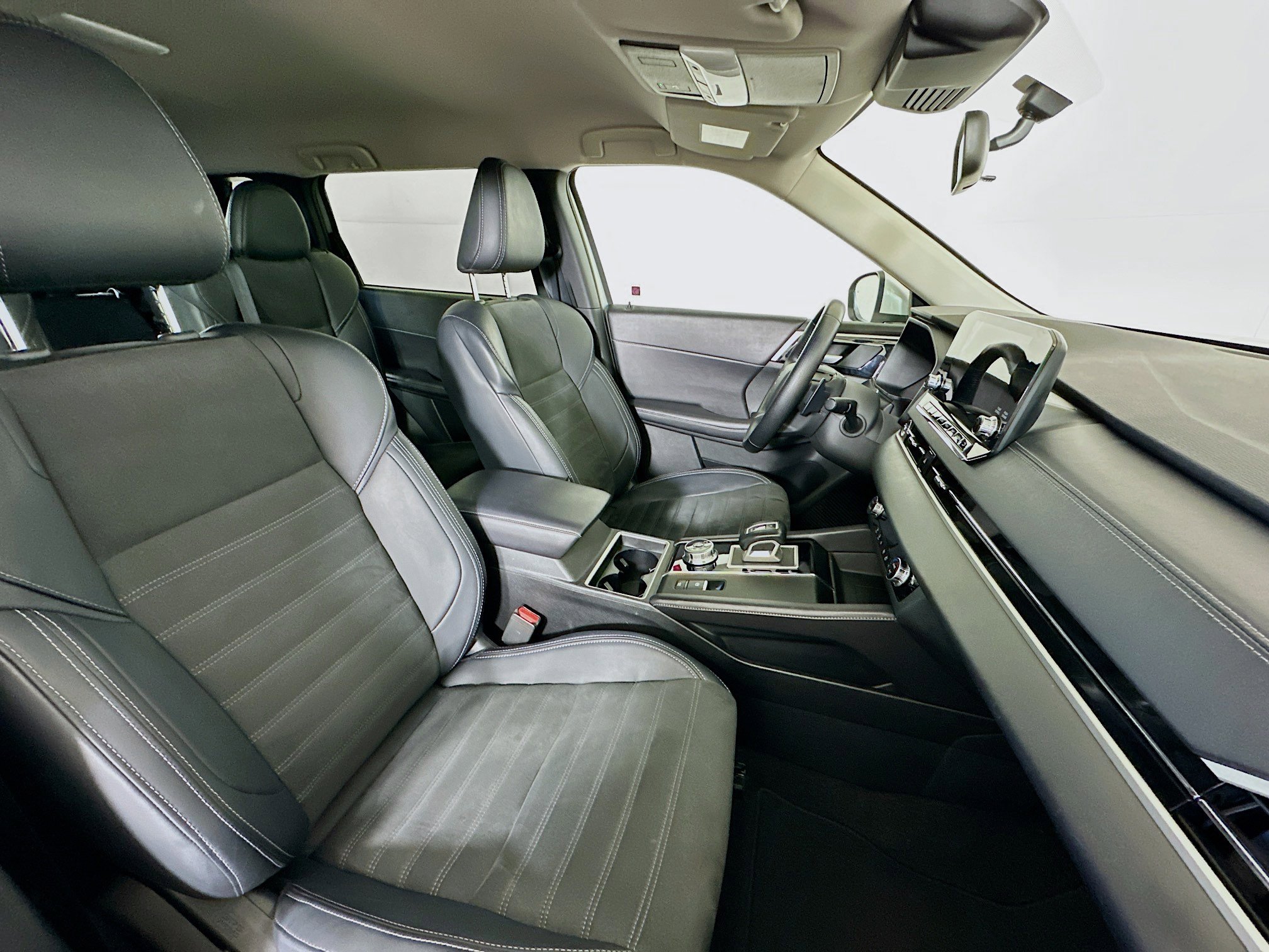 Used 2024 Mitsubishi Outlander SE image 34