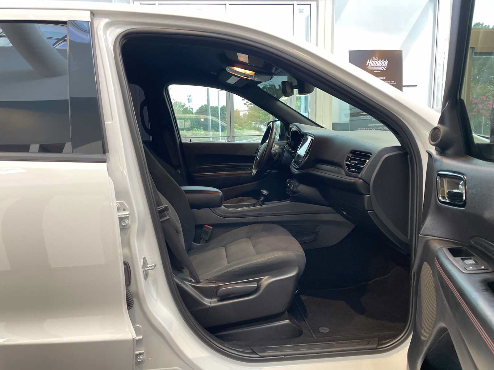 Used 2025 Dodge Durango GT RWD image 37