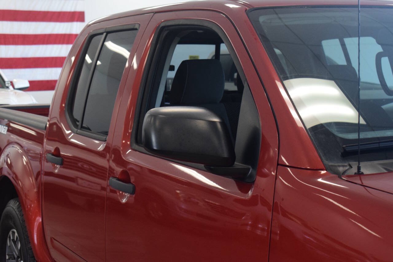 Used 2015 Nissan Frontier Desert Runner RWD image 11
