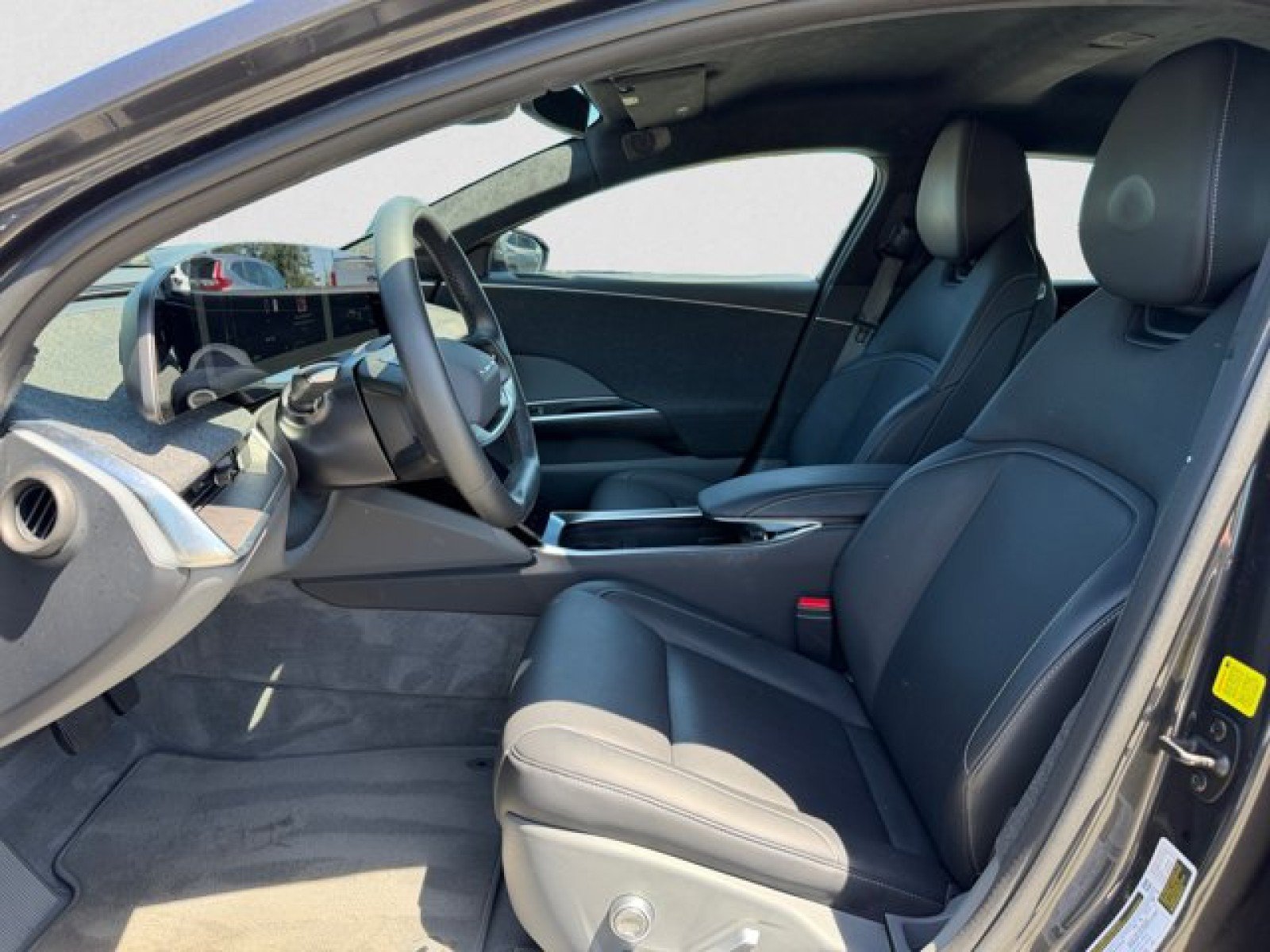 Used 2024 Lucid Air Pure RWD image 10