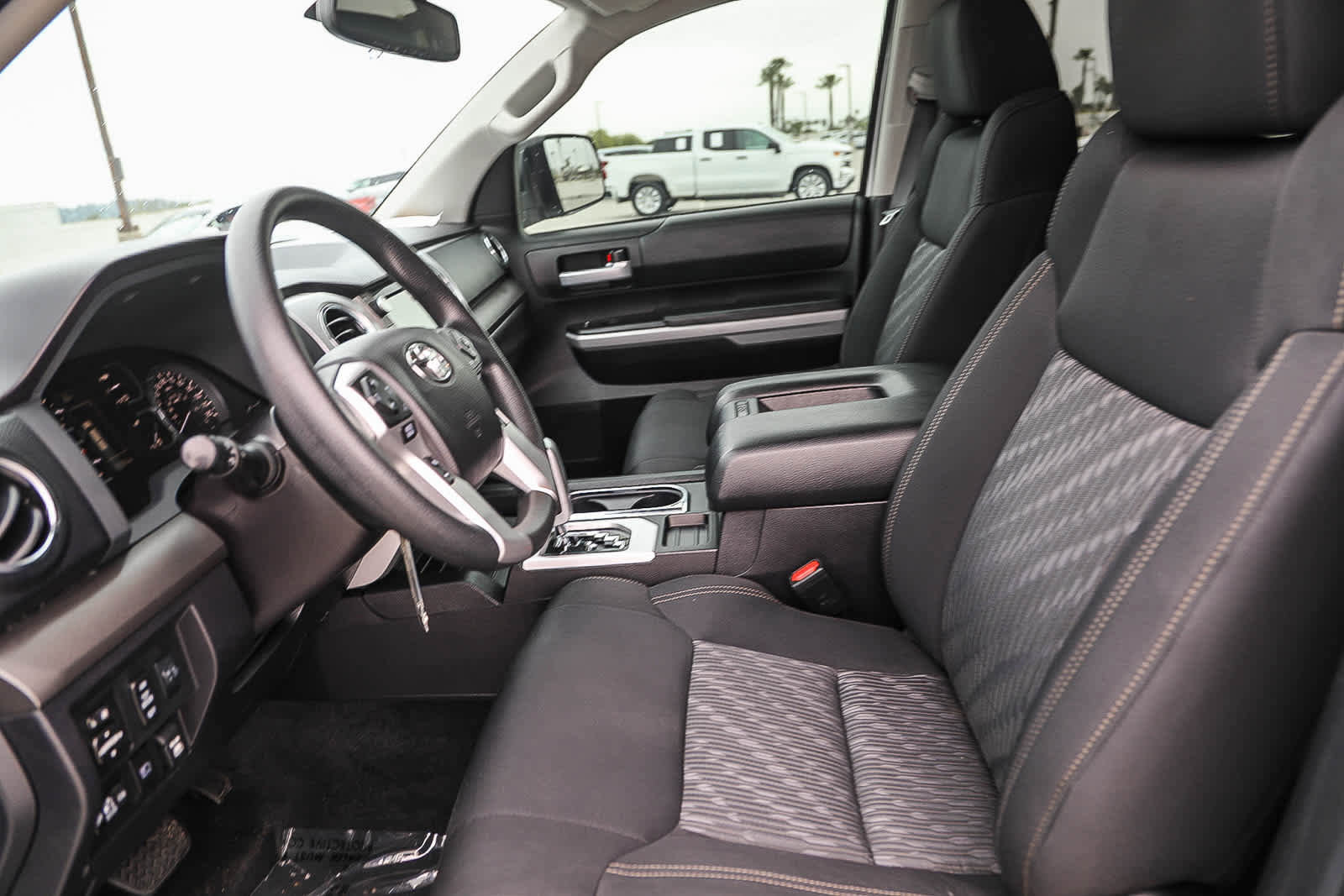 Used 2021 Toyota Tundra SR5 w/ Trail Edition image 17