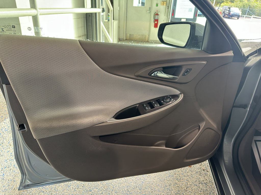 Used 2024 Chevrolet Malibu LT image 34