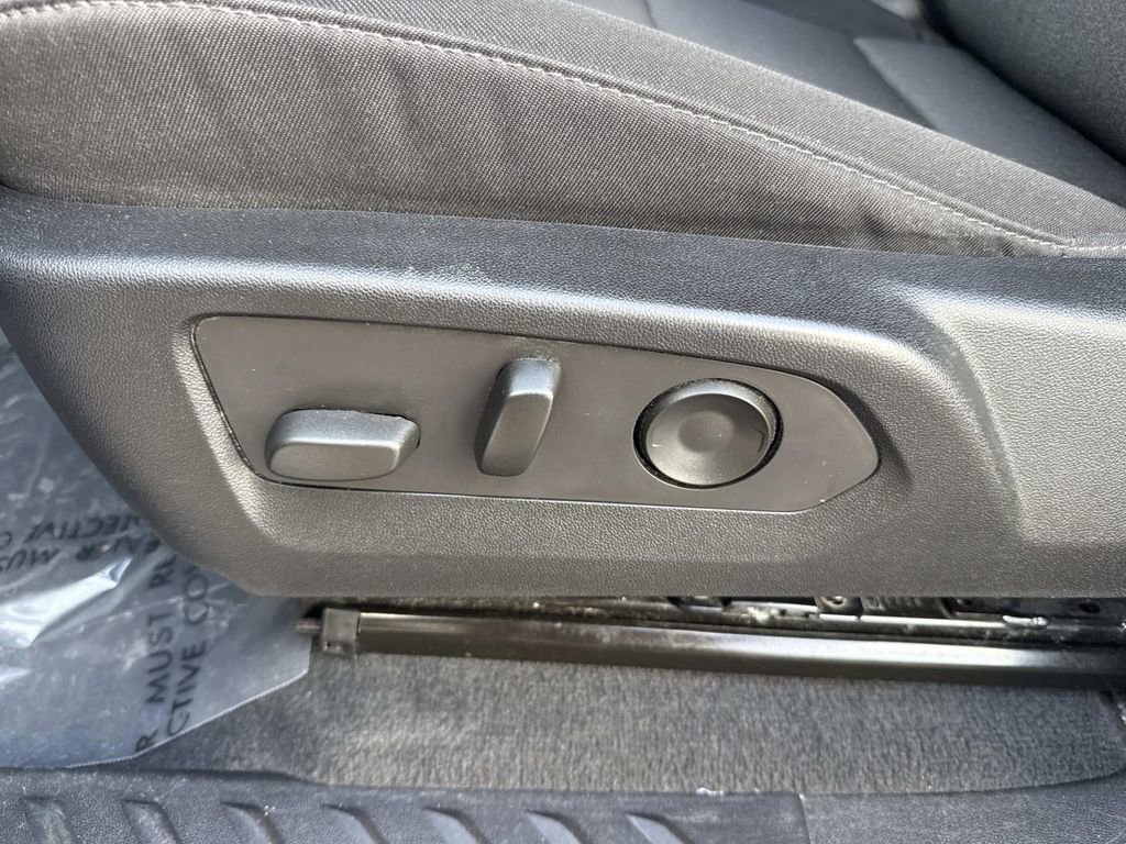 Used 2023 Chevrolet Colorado Trail Boss AWD/4WD image 26