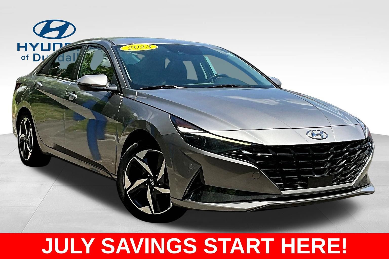 Used 2023 Hyundai Elantra Limited w/ Preferred Accessory Package FWD image 3