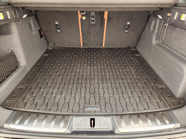 Used 2026 Jaguar F-PACE R-Dynamic S image 30