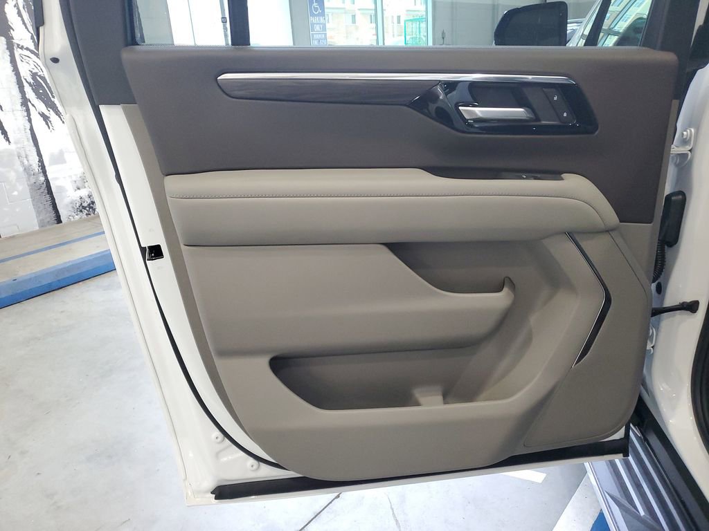 New 2026 Chevrolet Suburban LS image 15