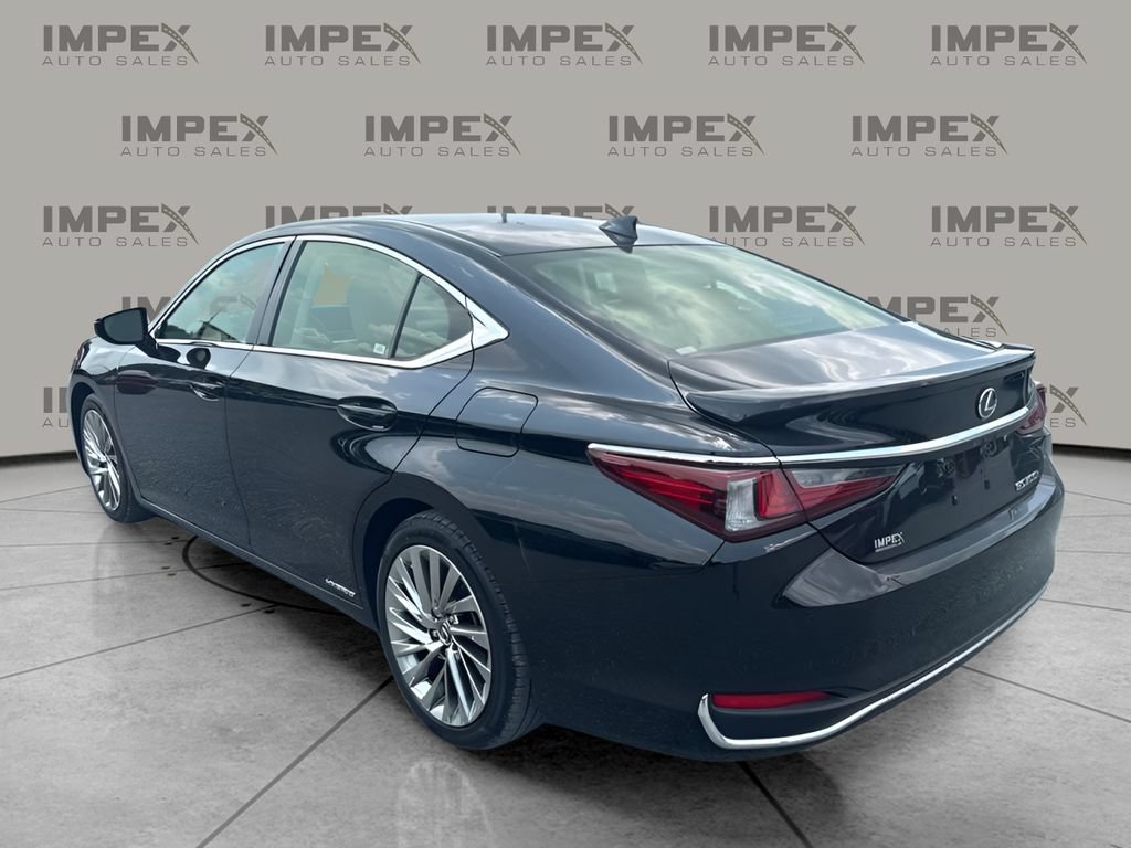 Used 2019 Lexus ES 300h w/ Accessory Package 2 FWD image 2