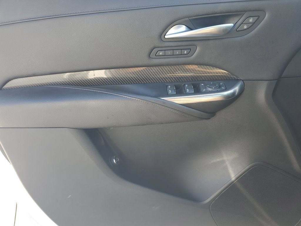 Used 2023 Cadillac XT4 Sport FWD image 18