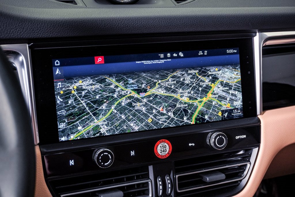 Certified 2025 Porsche Macan image 22