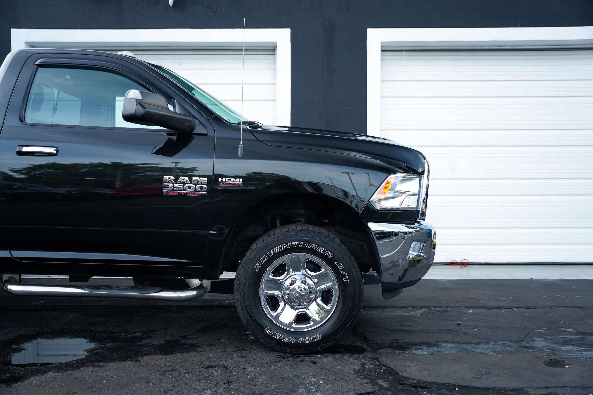 Used 2018 RAM 3500 SLT w/ Snow Chief Group AWD/4WD image 9