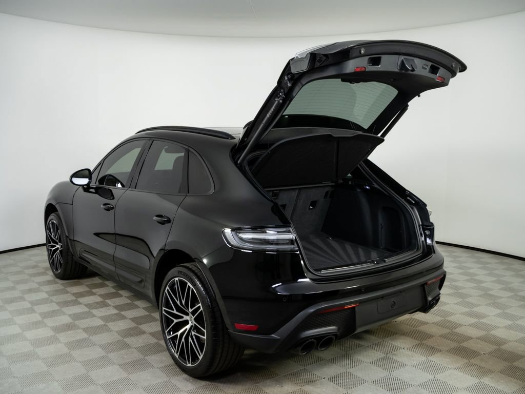 Certified 2024 Porsche Macan Turbo image 32