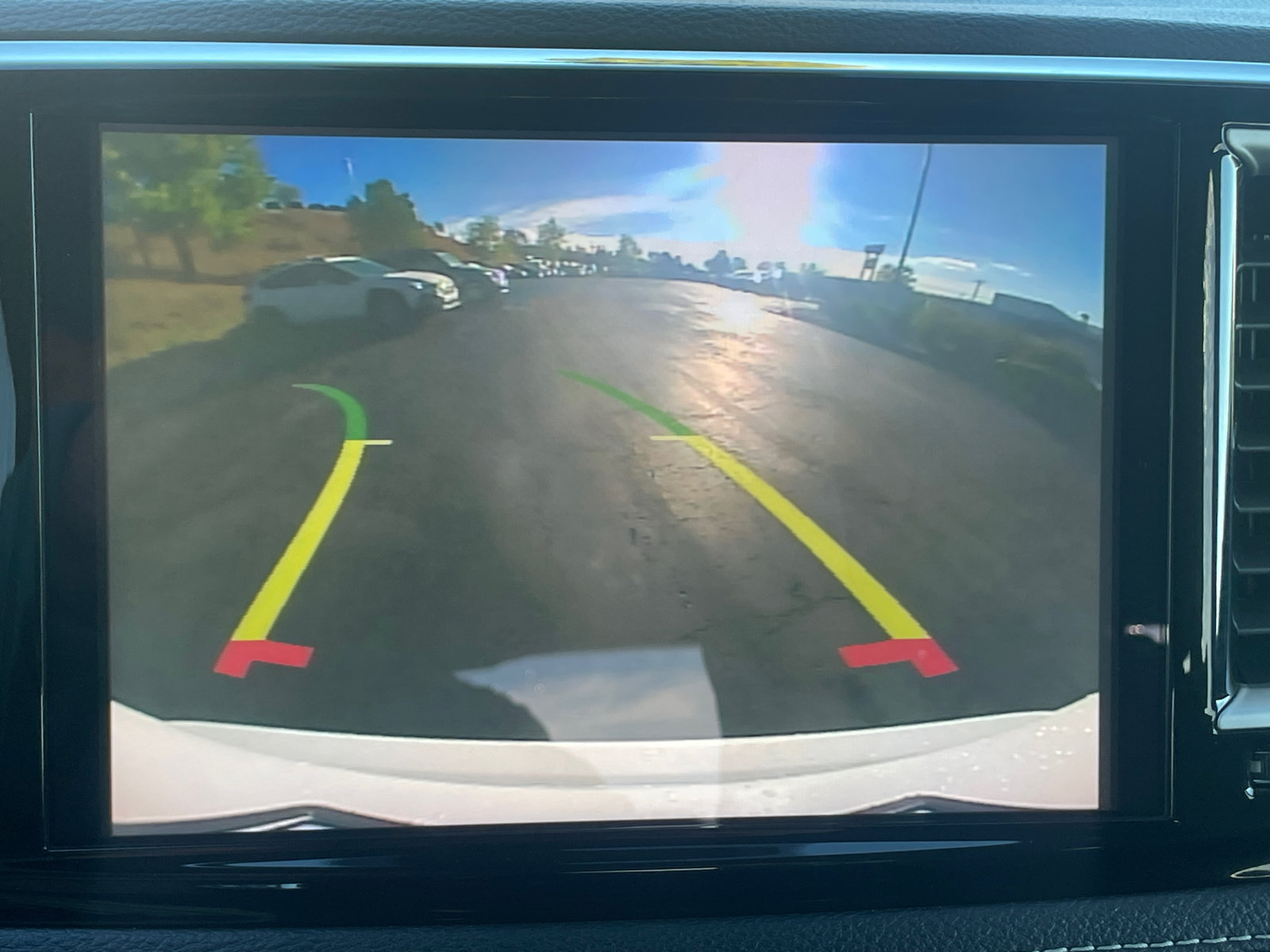 Used 2024 Chrysler Pacifica Touring FWD image 14